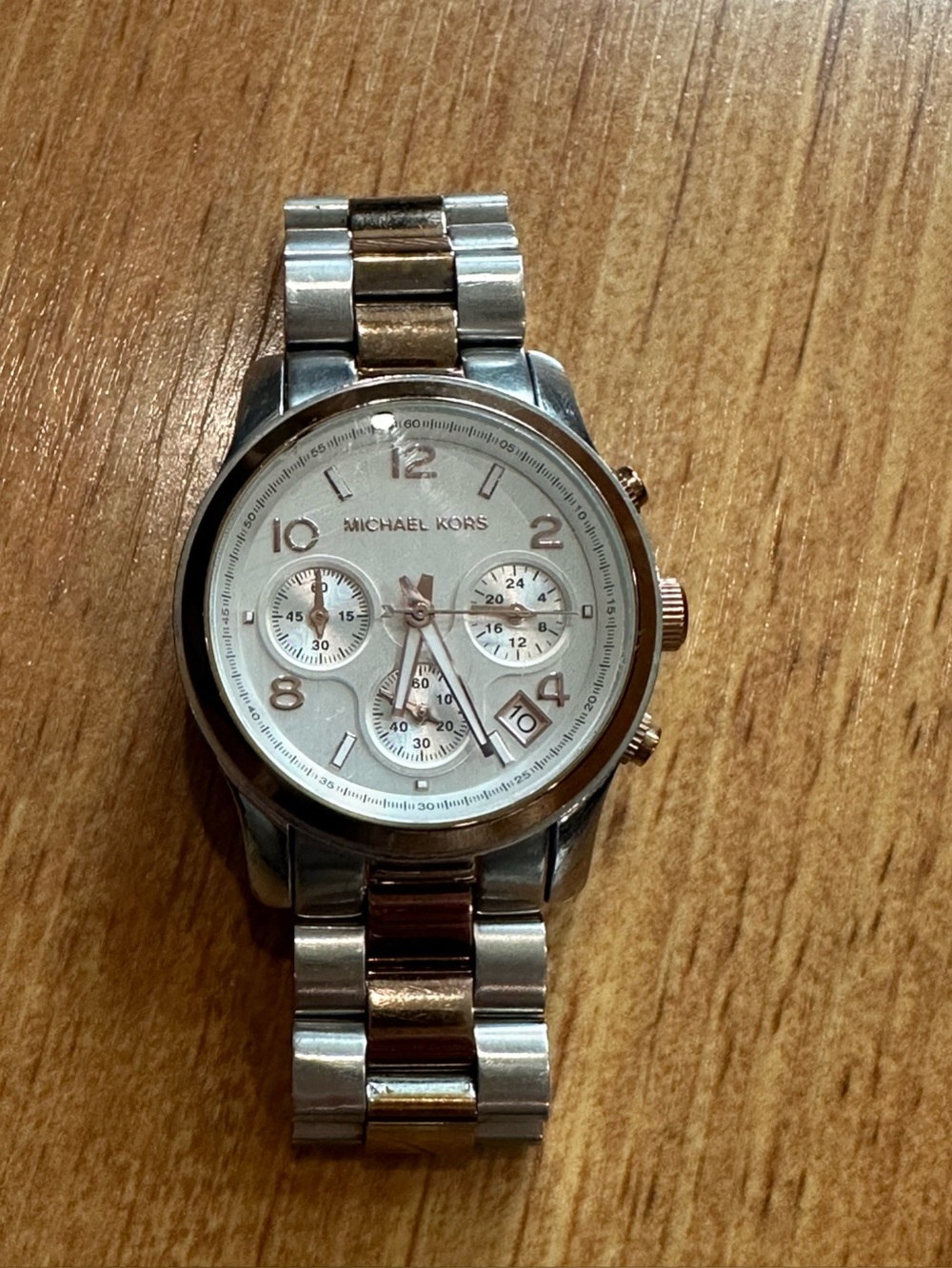 Needs Battery Michael Kors Womenβs MK5315 Two-Tone Chronograph Watch Silver Gold